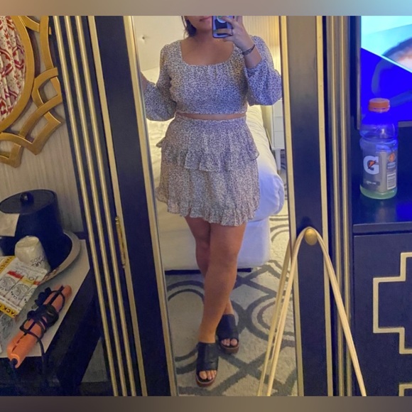 Two piece set - Picture 3 of 3